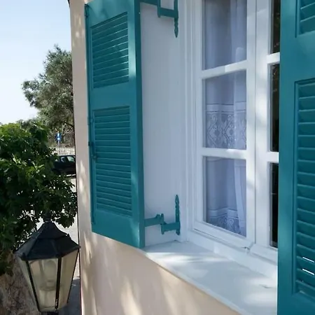 Apartment In The Shadow Of Acropolis *